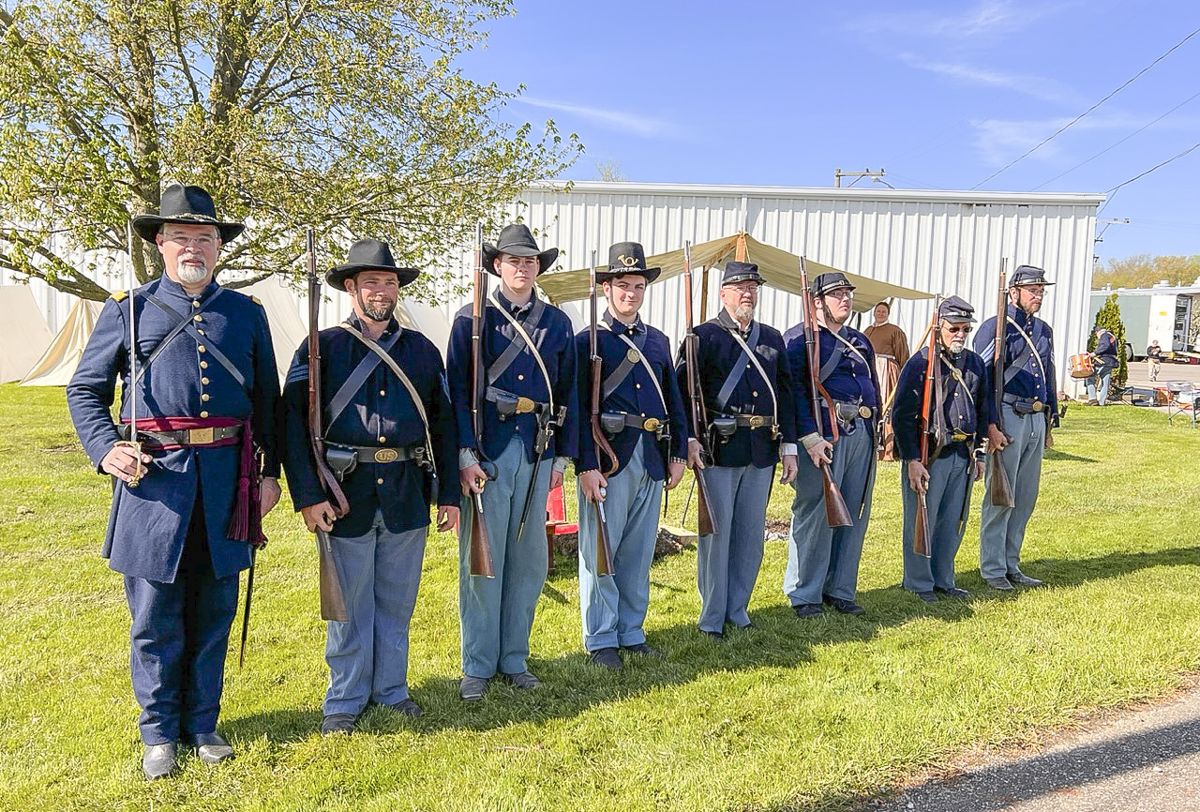 Ohio Civil War & WWI & WWII Show — lead photograph from the original article