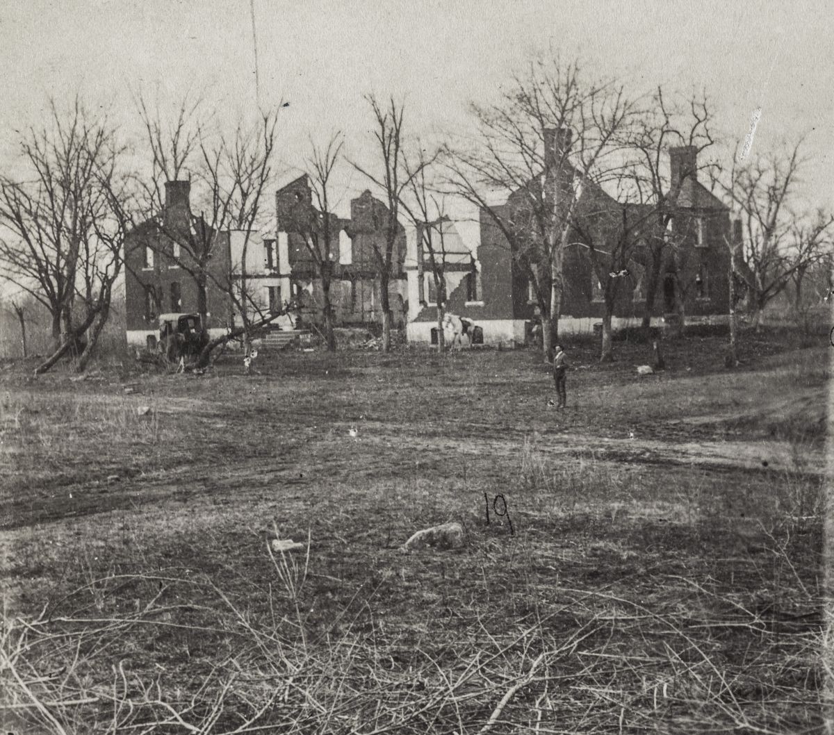 In the Footsteps of Early Battlefield Visitors — photograph 3 from the original article